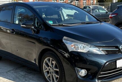 Toyota Verso 165.000 km 7.399 &euro; Frankfurt am Main 60386