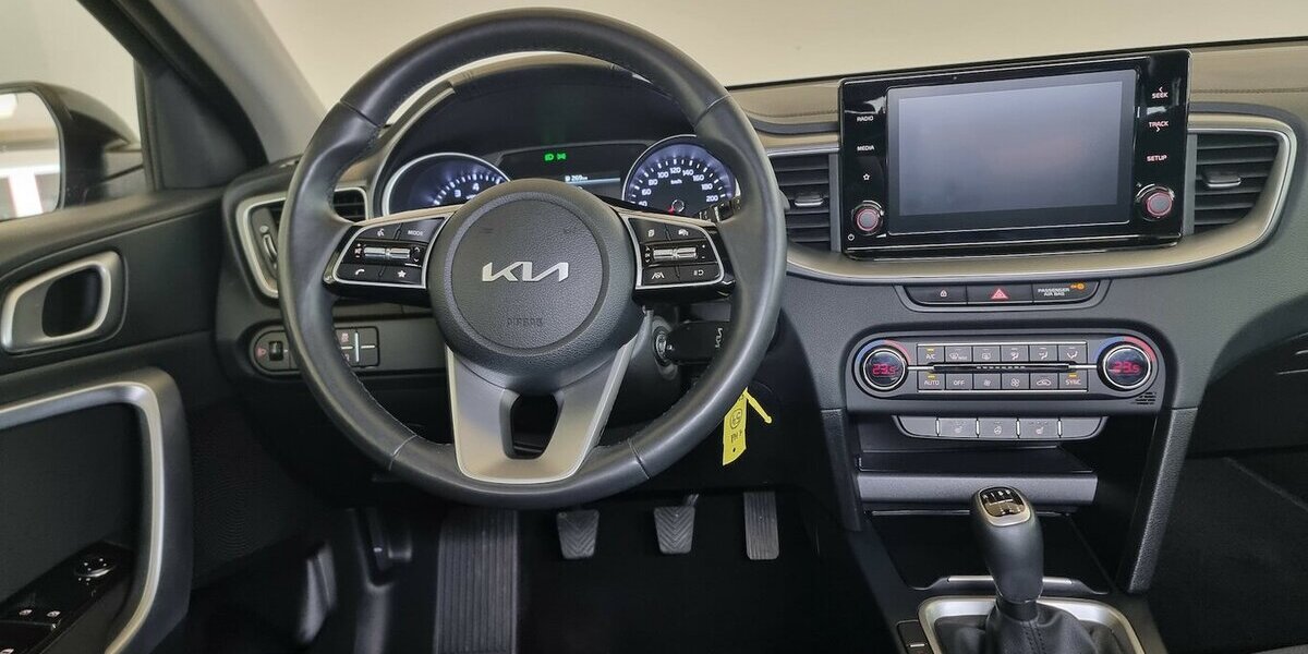 Kia cee´d Sportswagon ACC APP SHZ Spur Klima Kamera 52.400 km 17.850 &euro; Garrel 49681