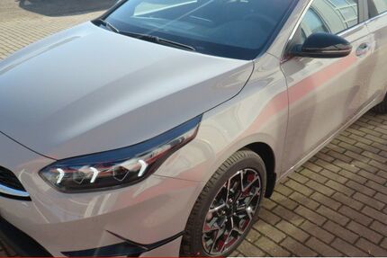 Kia ceed Sportswagon 23.411 km 23.845 € Eisleben 06295