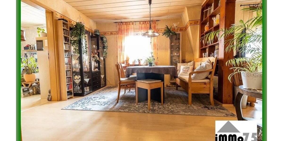 wunderschöne 3,5 Zimmer Wohnung mit Carport, Gartenanteil und Hobbyraum 3 zimmer
