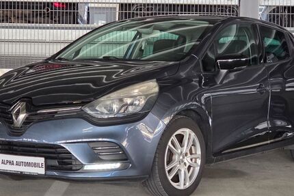 Renault Clio 122.500 km 10.490 € München 81243