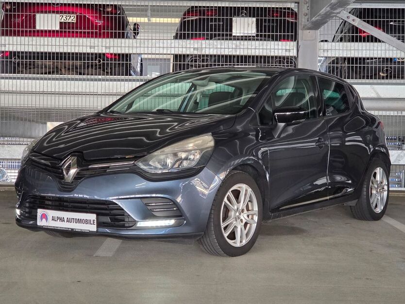 Renault Clio 122.500 km 10.490 € München 81243