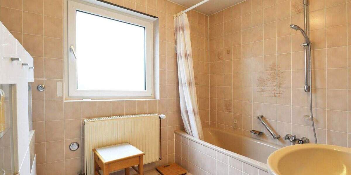 Freistehendes Einfamilienhaus mit viel Platz für Großfamilie & Home Office 6 zimmer