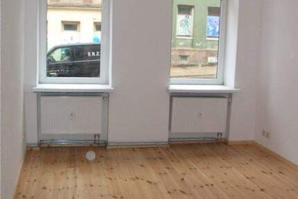 nette Mieter gesucht ! MiT Holzdielung - 3 Zimmer- MIT BaLkoN