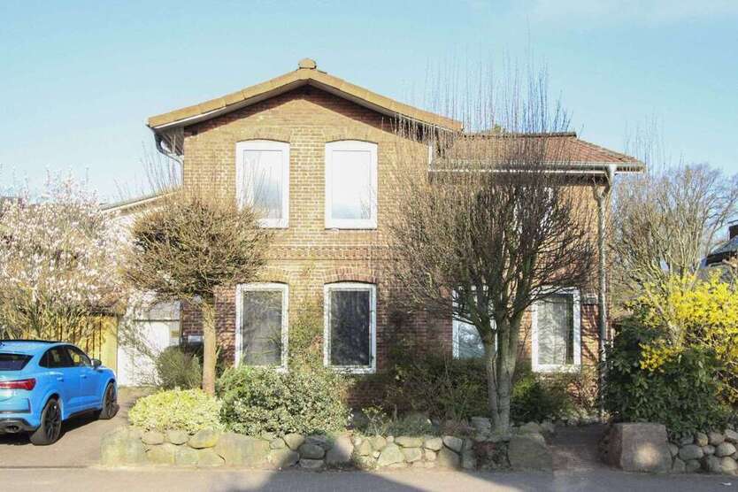 Haus zum Kaufen in Kaltenkirchen 550.000 € 260.26 m²