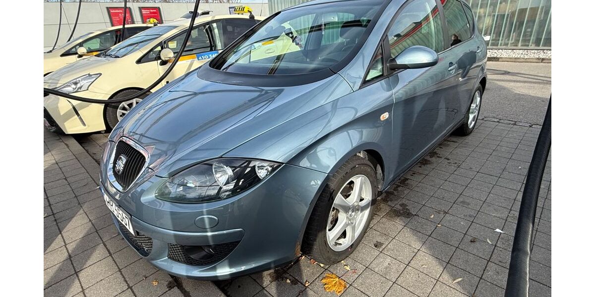 Seat Altea 223.000 km 2.400 € München 81245