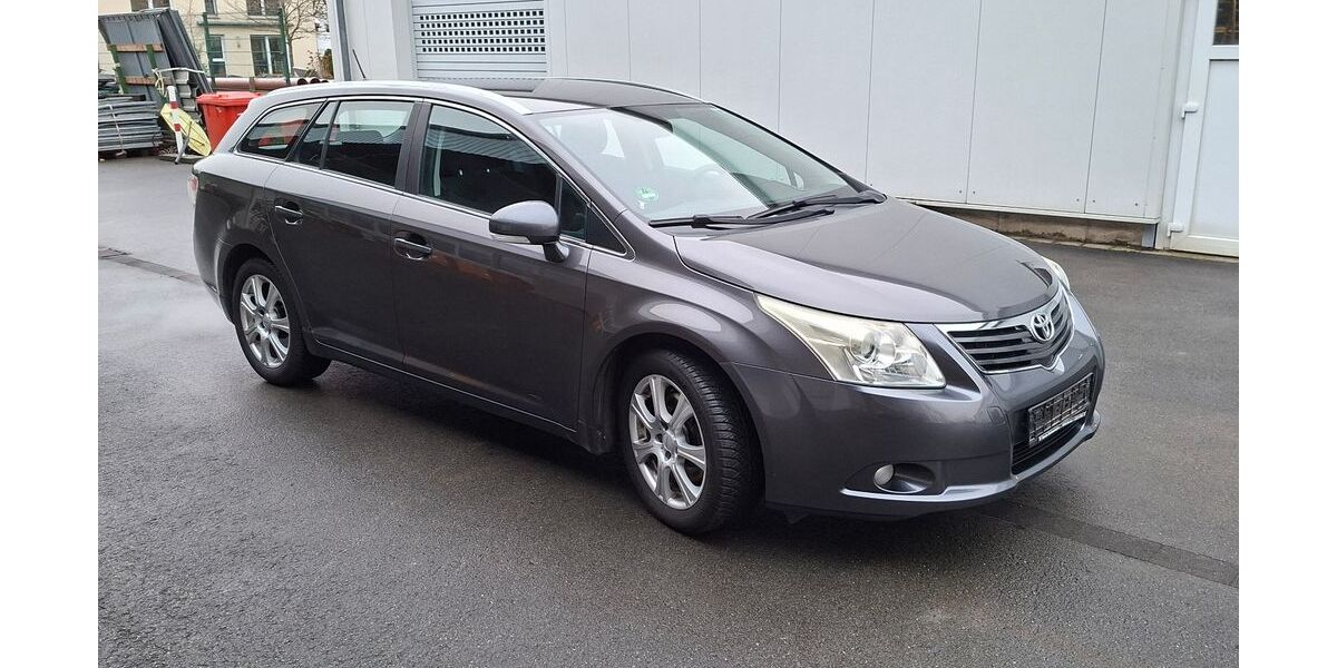 Toyota Avensis 201.805 km 3.500 &euro; Lippstadt 59557