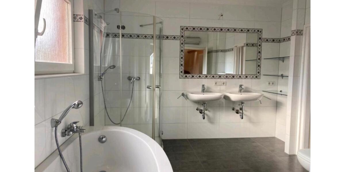 Etagenwohnung Mühlheim am Main - 5 Zimmer, 165 m&sup2;, 2.250&euro; | Angebot:23717001