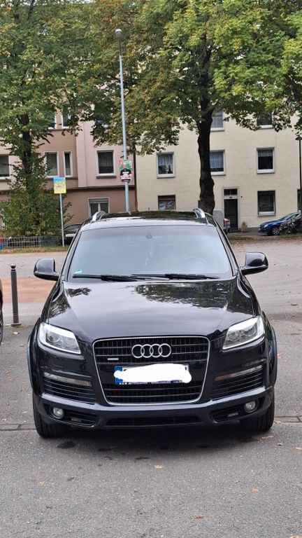 Audi Q7 303.000 km 8.900 € Bochum 44791