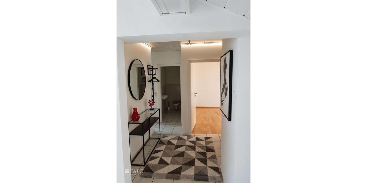 Freundliche Dachgeschosswohnung in zentraler Lage 3 zimmer