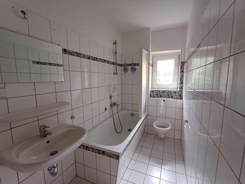 Wohnung mit Einbauküche inclusive - 2. OG rechts zimmer