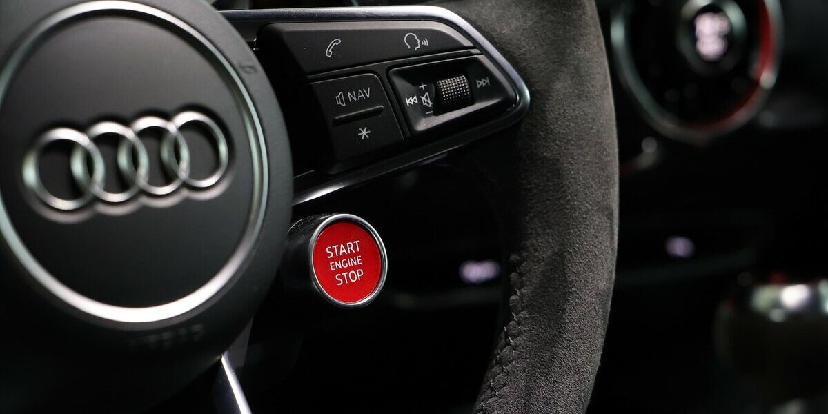 Audi TT RS COUPE 2.5 TFSI QUATTRO NARDO+BLACK+GOLD 40.000 km 55.555 &euro; Hamm 59077