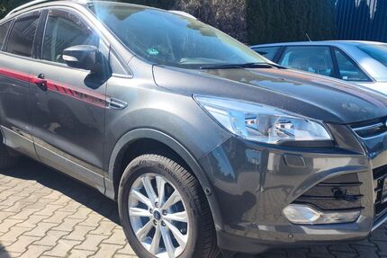 Ford Kuga 93.600 km 5.900 &euro; Amberg 92224