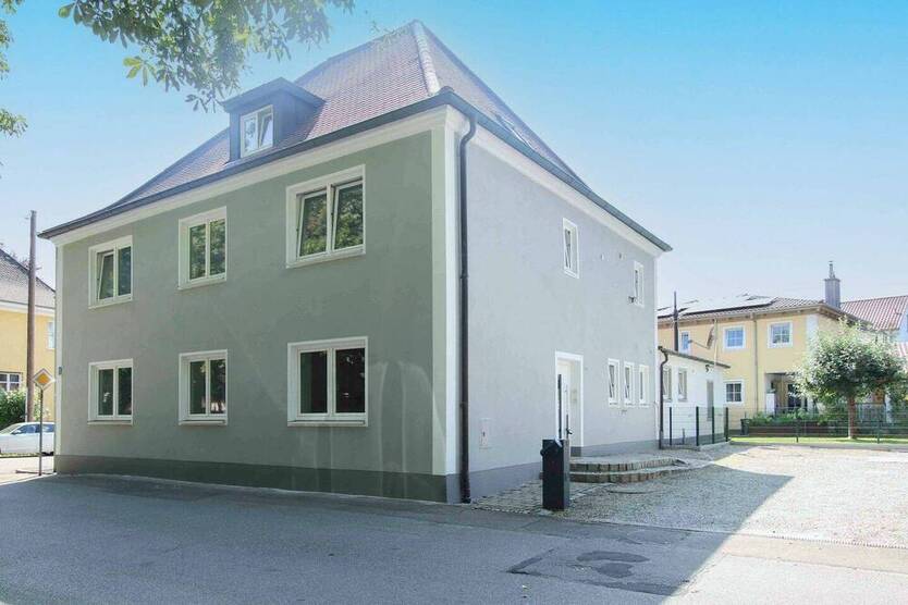 Paketverkauf: Wohnhaus und Bungalow - Erstbezug