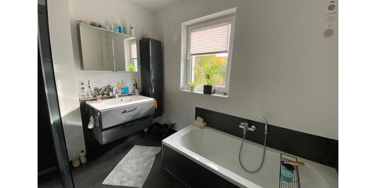 Dachgeschoßwohnung Bovenden - 3 Zimmer, 81 m&sup2;, 970&euro; | Angebot:26403845