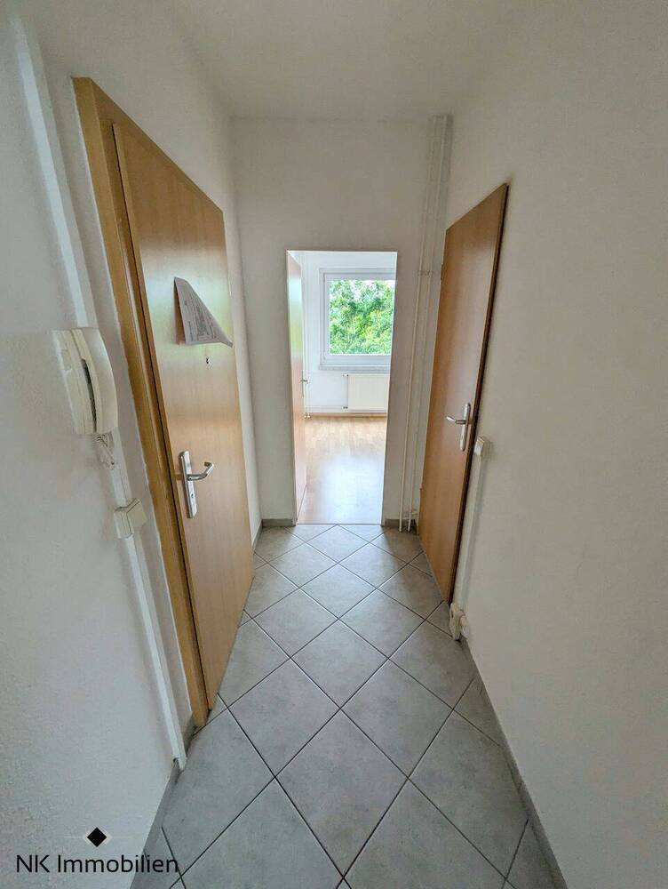 ++ schöne & günstige 3-Raum-Wohnung - großer Balkon mit Ausblick ins Grüne ++