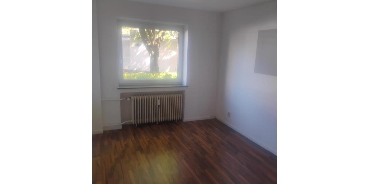 Erdgeschoßwohnung Neumünster - 4 Zimmer, 75 m&sup2;, 895&euro; | Angebot:25721722