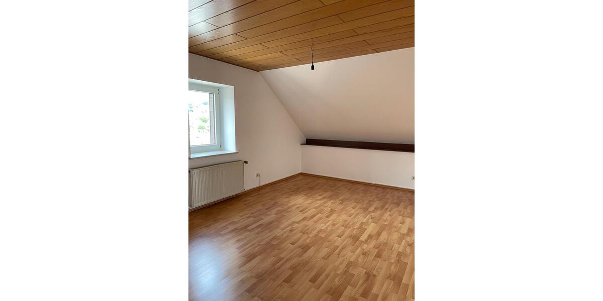 Dachgeschoßwohnung Breitenbach - 5 Zimmer, 110 m&sup2;, 770&euro; | Angebot:26179230