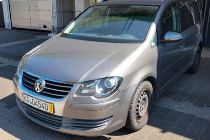 VW Touran 249.000 km 2.999 &euro; Waghäusel 68753