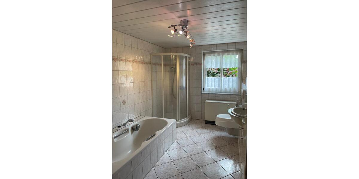 Einfamilienhaus Bernstadt auf dem Eigen - 4 Zimmer, 100 m&sup2;, 80.000&euro; | Angebot:26918953