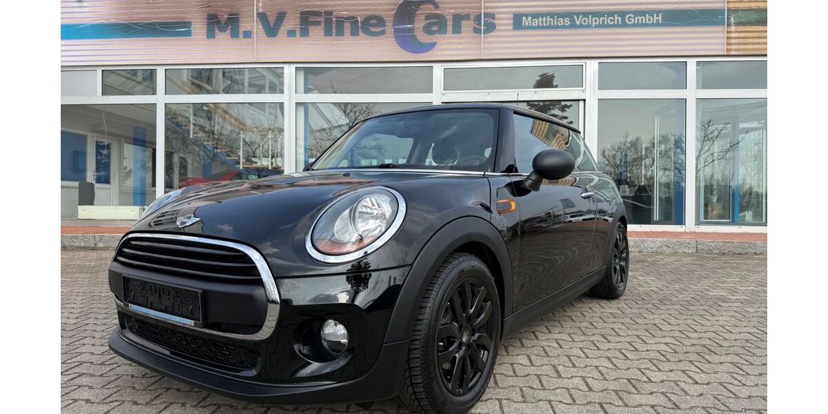 Mini One First 24.365 km 12.600 &euro; Görlitz 02828