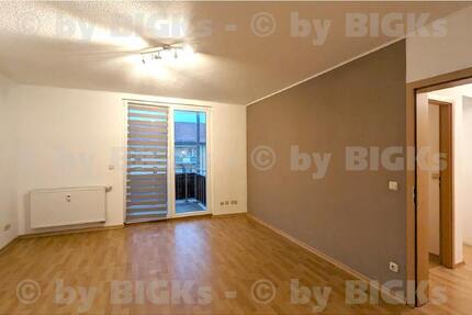 BIGKs: Suhl - Leninring - 2 Raum Wohnung Suhl,sep.Küche,Wannenbad, Balkon (-;)