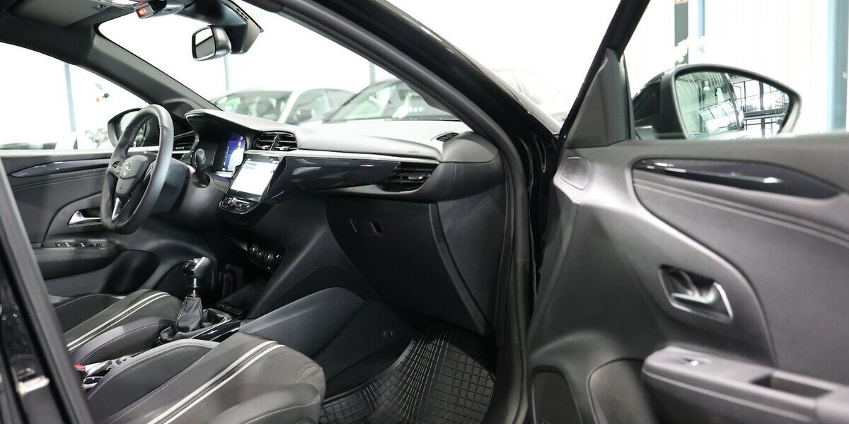 Opel Corsa F 1.2 T GS-SPORT TECH ALL-BLACK / MATRIX / 25.000 km 18.400 &euro; Hamm 59077
