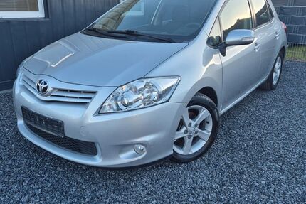 Toyota Auris 69.636 km 6.490 &euro; Hamm 59067