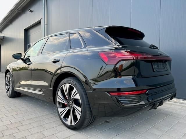 Q8 e-tron