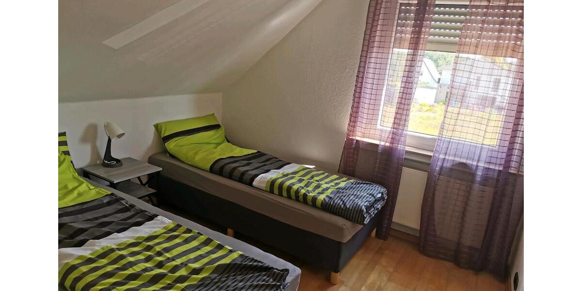 Einfamilienhaus Bad Oeynhausen Rehme - 17 Zimmer, 220 m&sup2;, 100&euro; | Angebot:25838896