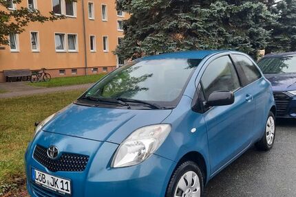 Toyota Yaris 175.000 km 2.700 &euro; Löbau 02708