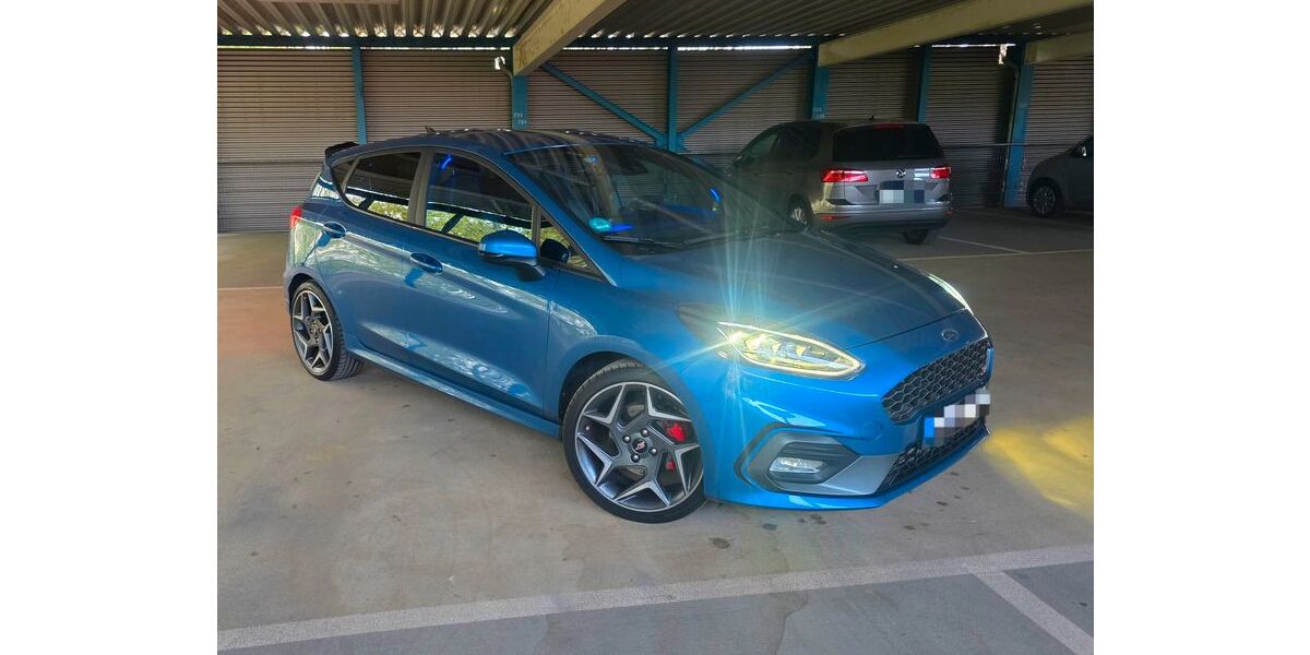 Ford Fiesta 112.800 km 15.499 &euro; Hanau 63452