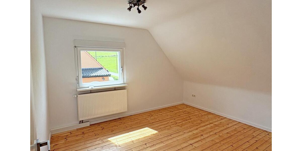 Einfamilienhaus Eitorf - 6 Zimmer, 130 m&sup2;, 1.330&euro; | Angebot:26252551