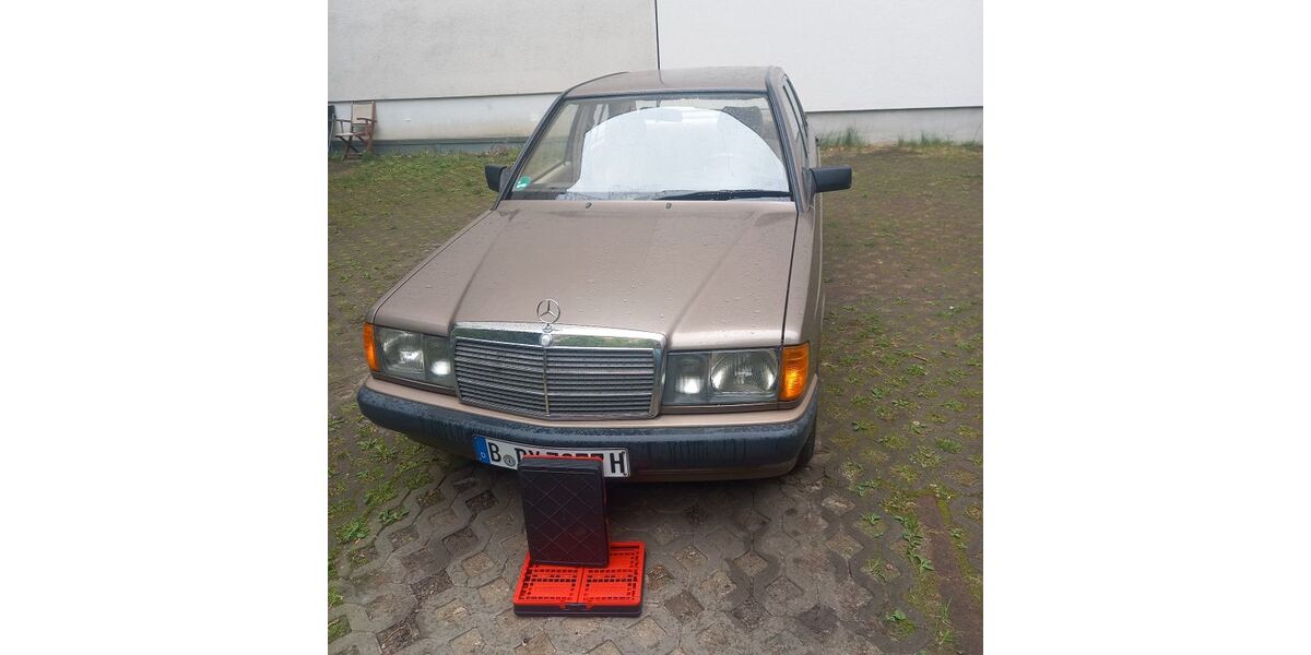 Mercedes-Benz 190 105.547 km 12.900 &euro; Berlin 10713