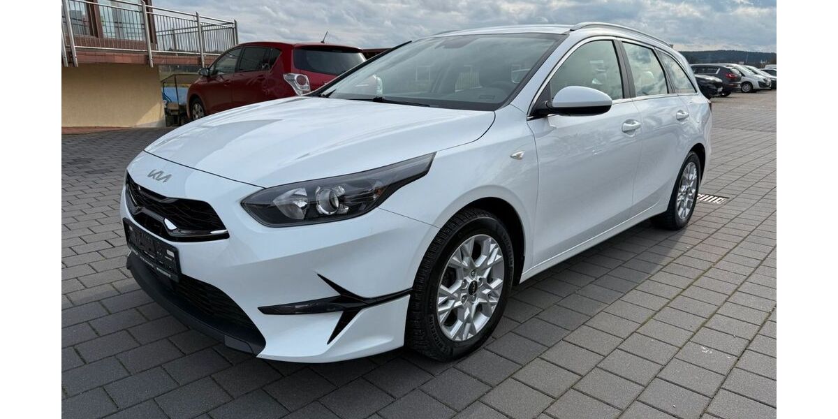 Kia ceed Sportswagon 99.464 km 17.290 &euro; Pirk 92712