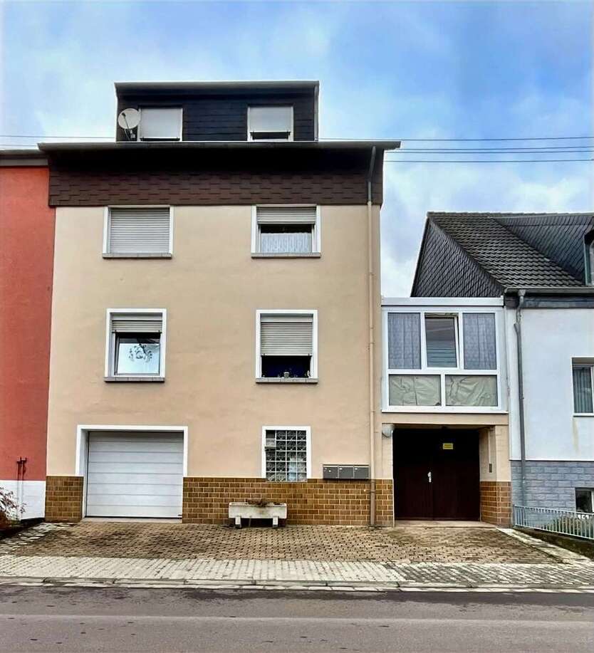 Haus zum Kaufen in Saarlouis 275.000 € 200 m²