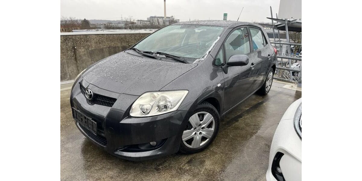 Toyota Auris 149.890 km 4.990 &euro; Königswinter 53639