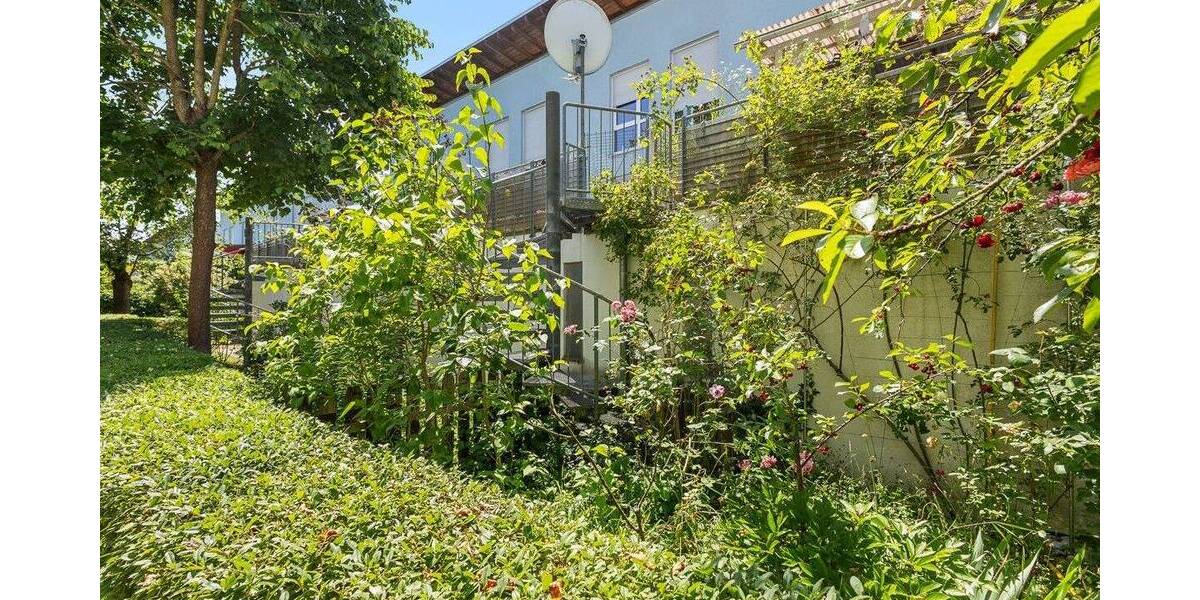 Schöne Terrassen-Wohnung mit Gartenanteil und Platz für die ganze Familie! 4 zimmer