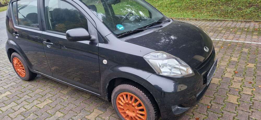 Daihatsu Sirion 117.510 km 1.999 € Altenberg 01773