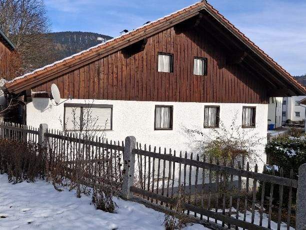Mehrfamilienhaus, Wohnhaus Bodenmais - 8 Zimmer, 208 m&sup2;, 129.000&euro; | Angebot:25690529