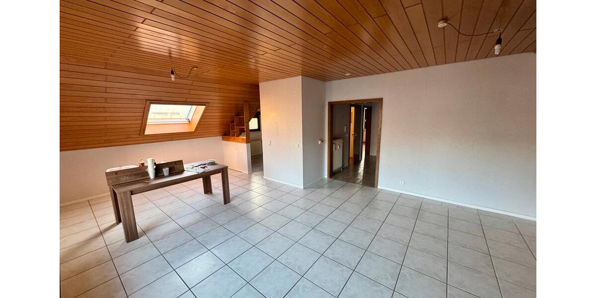 Dachgeschoßwohnung Ketsch - 3 Zimmer, 92 m&sup2;, 1.050&euro; | Angebot:25958690