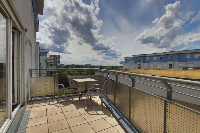 möblierte 2 ZKBB* 5.OG* Aufzug* el. Rolläden* EBK* TG* Westbalkon* Frankfurt-Am Rebstockpark