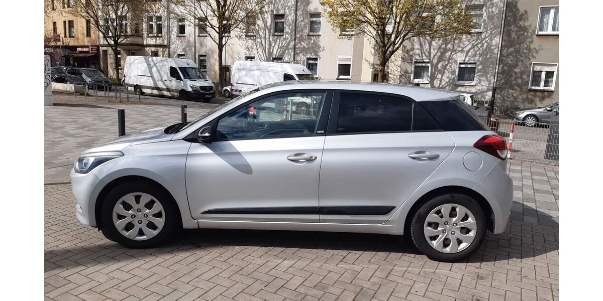 Hyundai i20 170.000 km 6.299 &euro; Duisburg 47053