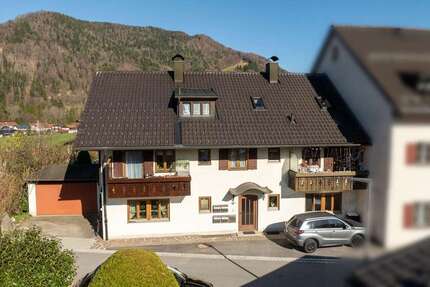 Haus Ruhpolding - 12 Zimmer, 290 m&sup2;, 560.000&euro; | Angebot:26248184