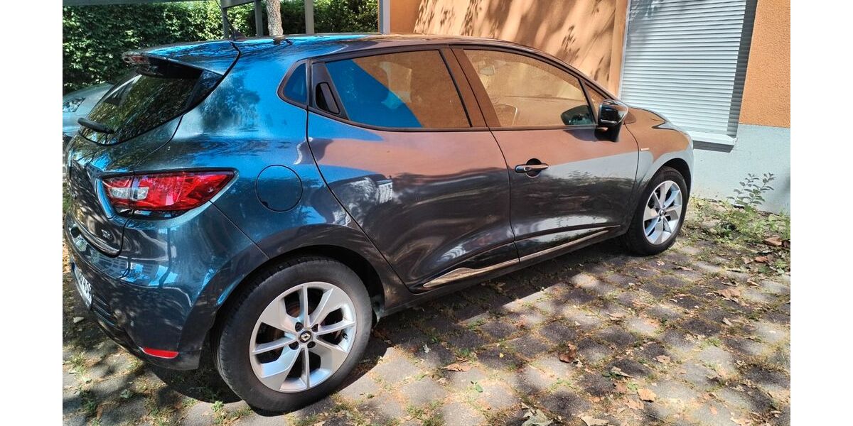 Renault Clio 100.000 km 7.900 &euro; Offenburg 77654