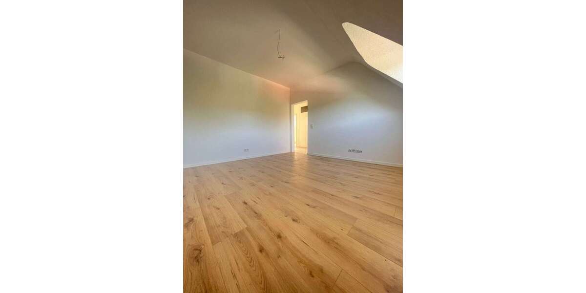 Helle 3-Zimmer-Dachgeschosswohnung in St. Ingbert-Rentrisch ( Saniert) - 3- Saarbrücken | Angebot:27111787