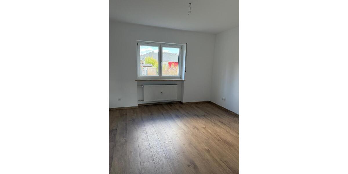 Erdgeschoßwohnung Bad Rodach - 3 Zimmer, 78 m&sup2;, 680&euro; | Angebot:25603829