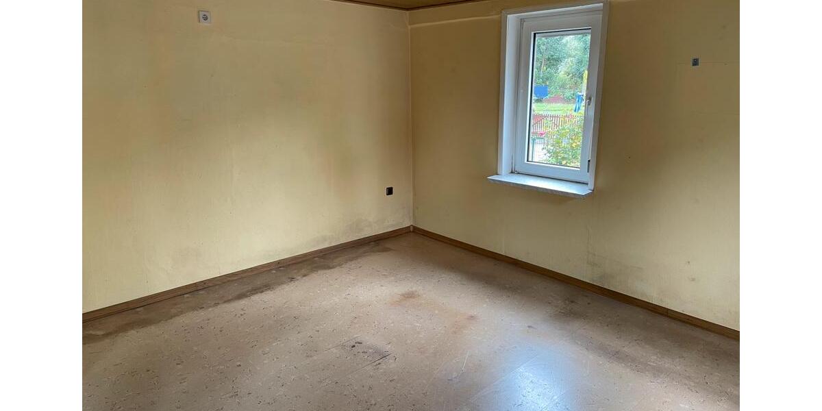 Mehrfamilienhaus, Wohnhaus Rotenburg an der Fulda - 5 Zimmer, 180 m&sup2;, 149.000&euro; | Angebot:24887812