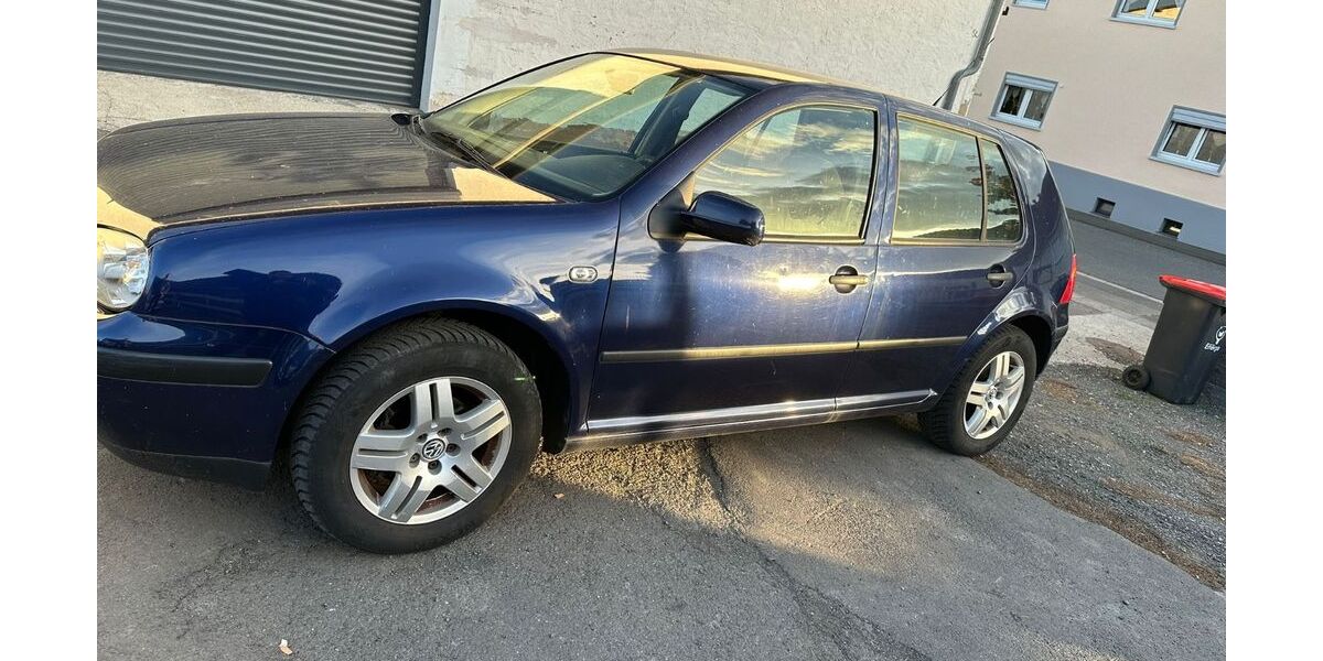 VW Golf 220.000 km 590 &euro; Wölfersheim 61200