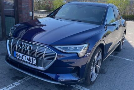 Audi e-tron 68.950 km 33.750 &euro; Hamburg 22457